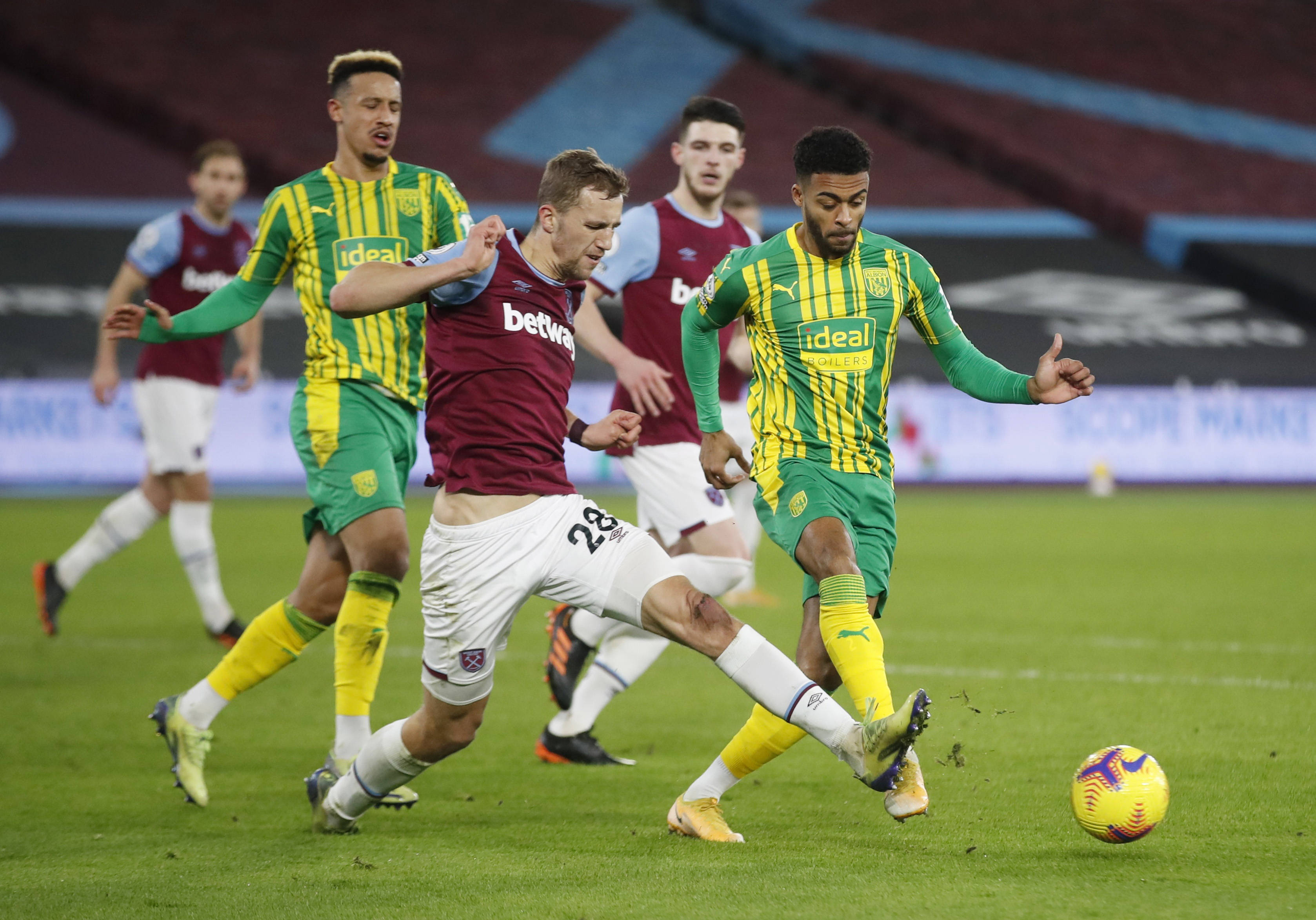 布朗凭借稳 布朗凭借稳